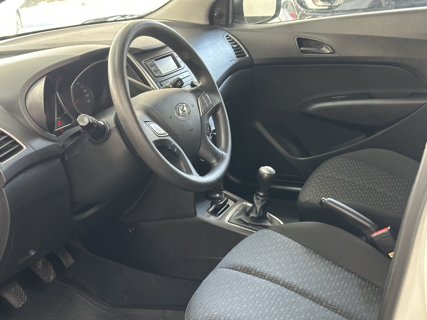 HYUNDAI HB20 1.0 UNIQUE 12V FLEX 4P MANUAL
