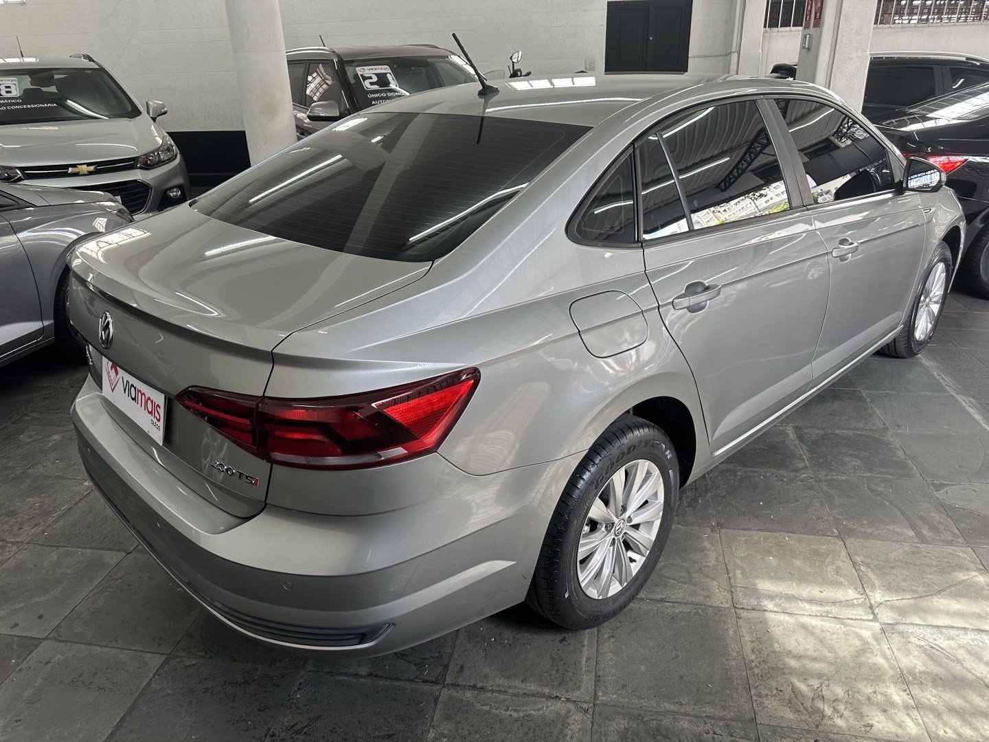 VOLKSWAGEN VIRTUS 1.0 200 TSI COMFORTLINE AUTOMÁTICO