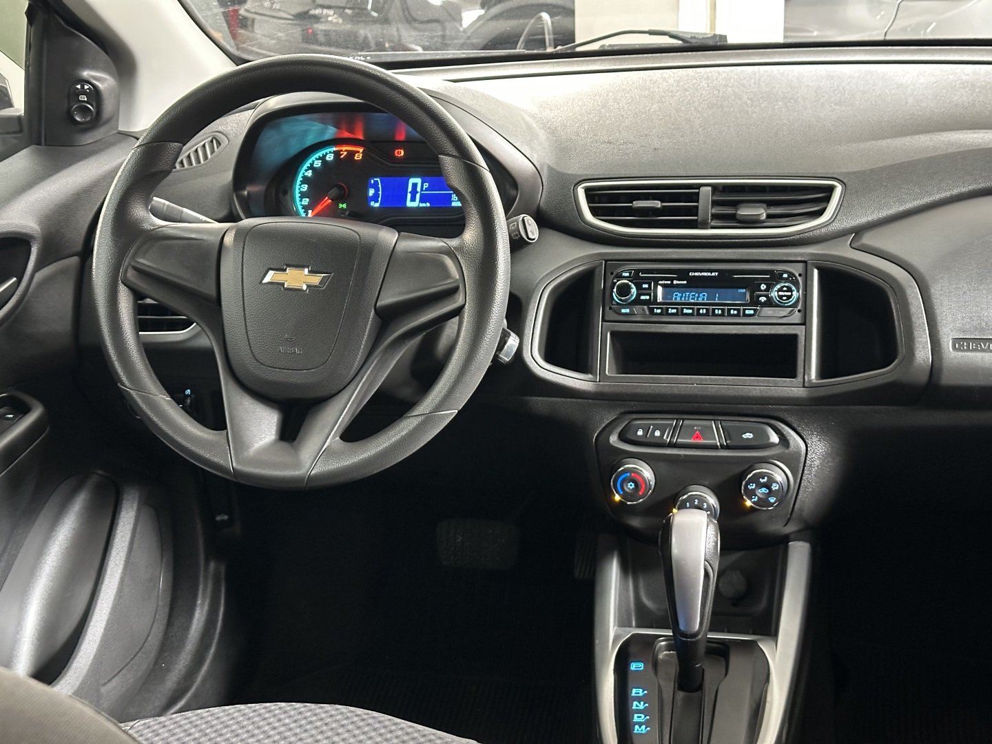 CHEVROLET ONIX 1.4 MPFI ADVANTAGE 8V FLEX 4P AUTOMÁTICO