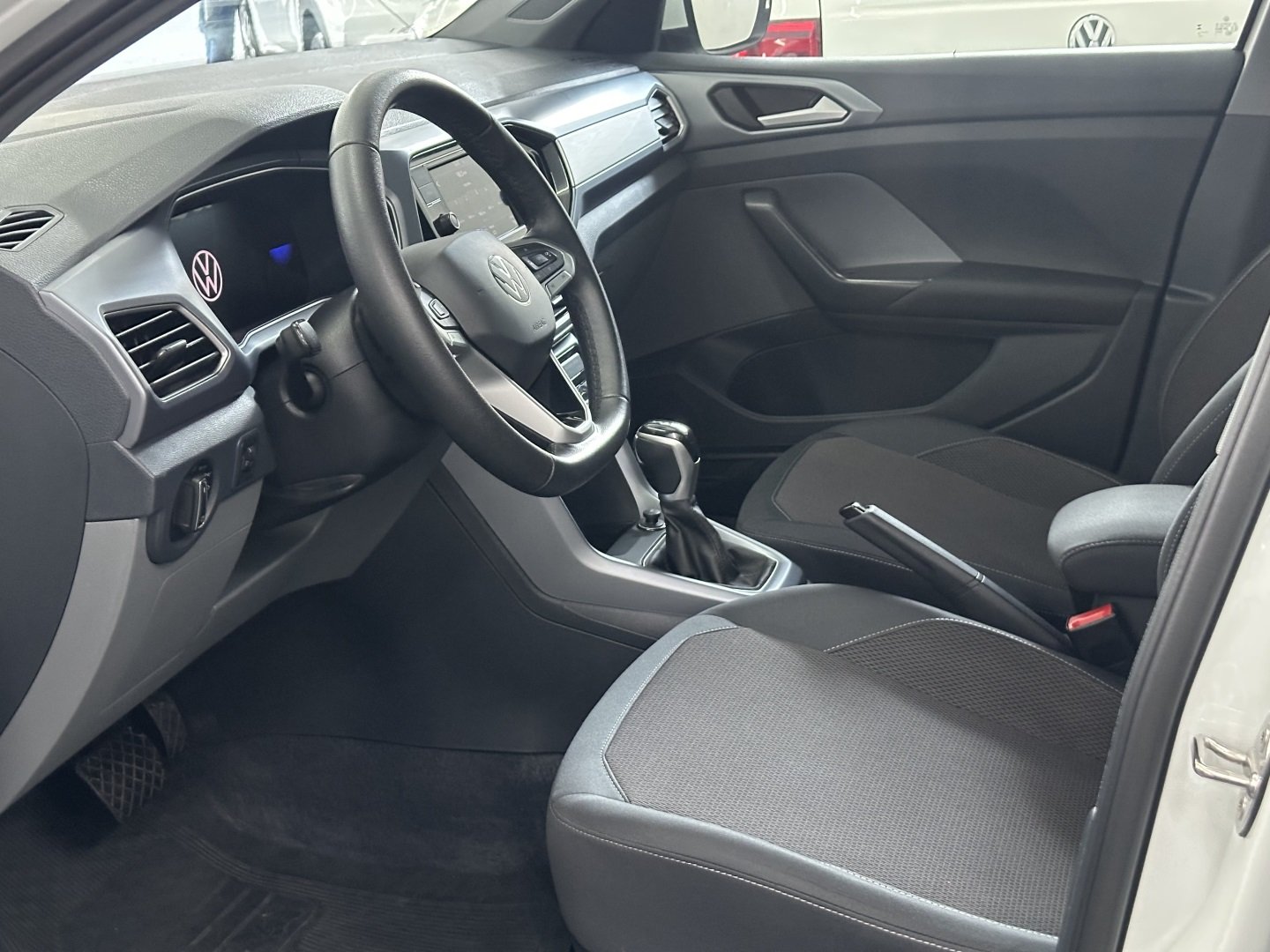 VOLKSWAGEN T-CROSS 1.0 200 TSI TOTAL FLEX AUTOMÁTICO