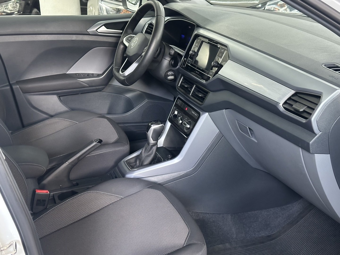 VOLKSWAGEN T-CROSS 1.0 200 TSI TOTAL FLEX AUTOMÁTICO