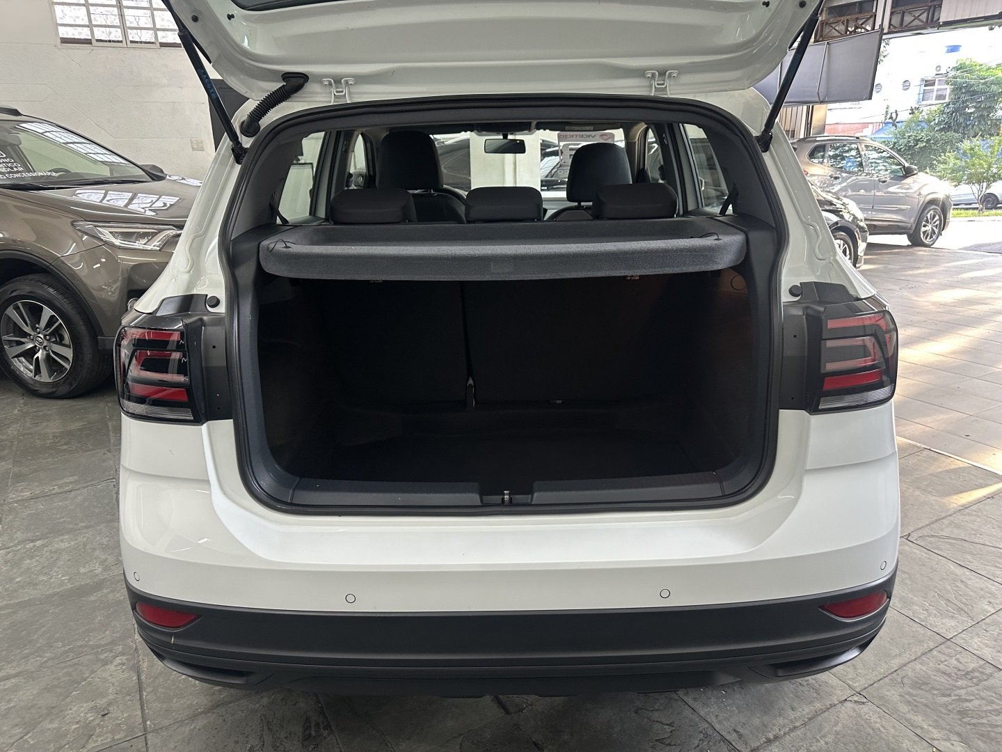 VOLKSWAGEN T-CROSS 1.0 200 TSI TOTAL FLEX AUTOMÁTICO
