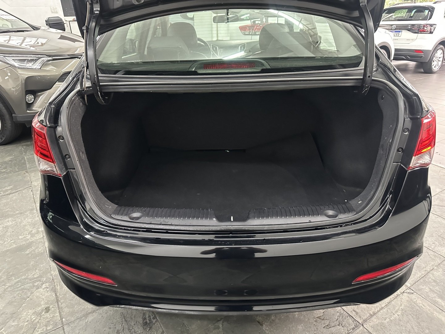 HYUNDAI HB20S 1.6 COMFORT PLUS 16V FLEX 4P AUTOMÁTICO