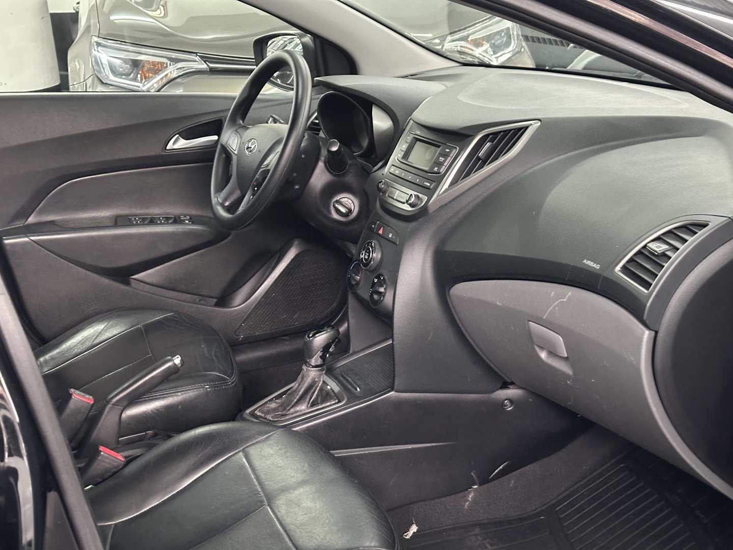 HYUNDAI HB20S 1.6 COMFORT PLUS 16V FLEX 4P AUTOMÁTICO