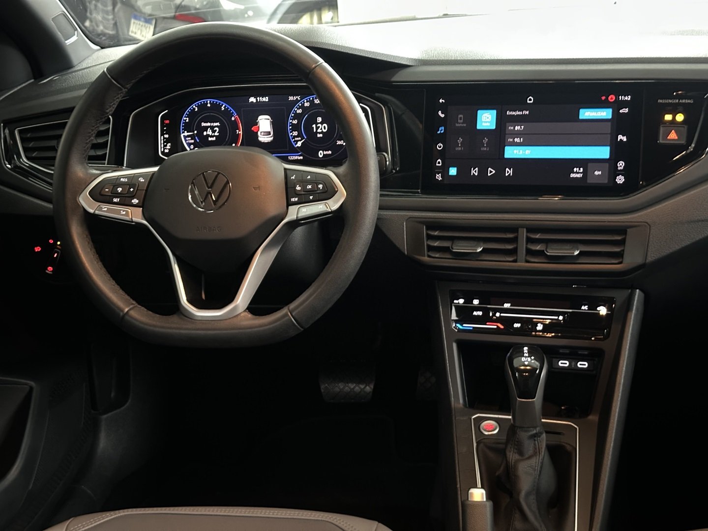 VOLKSWAGEN NIVUS 1.0 200 TSI TOTAL FLEX HIGHLINE AUTOMÁTICO